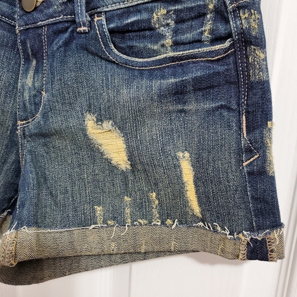 ⬇️ Forever 21 Distressed Denim Jean Shorts - Picture 4 of 5